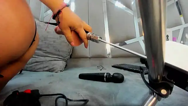 Snapshot of Catherinee69_x chatting on 03-16-25, 07:59 Catherinee69 x online show from 03-16-25, 07:59