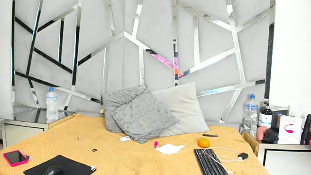 Snapshot of Catherinee69_x chatting on 10-01-25, 03:23 Catherinee69 x online show from 10-01-25, 03:23