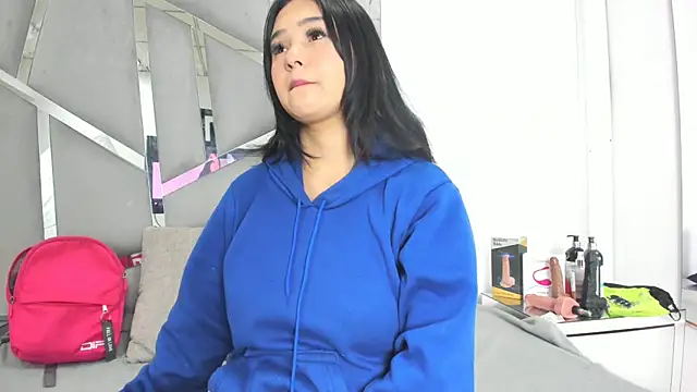 Snapshot of Catherinee69_x chatting on 10-04-25, 03:48 Catherinee69 x online show from 10-04-25, 03:48