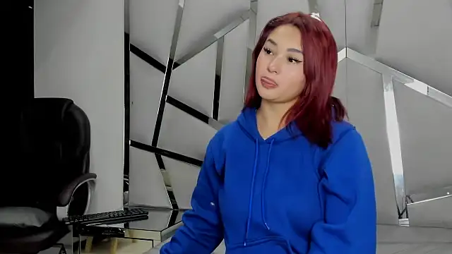 Snapshot of Catherinee69_x chatting on 04-01-26, 02:56 Catherinee69 x online show from 04-01-26, 02:56