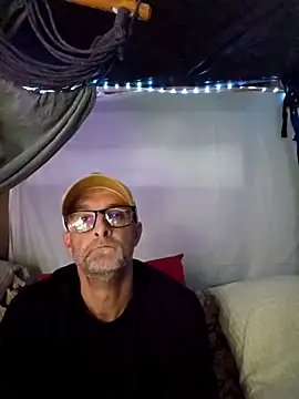 Snapshot of Cadillacninja chatting on 11-04-25, 08:35 Cadillacninja online show from 11-04-25, 08:35