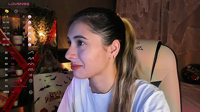 DarlaLike online show from 10-17-25, 04:04