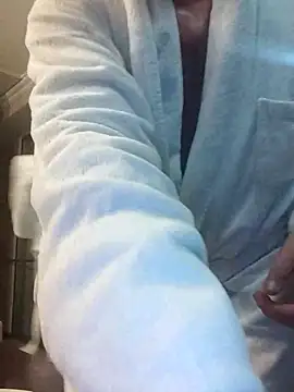 Snapshot of Viause_Kentauelle chatting on 03-18-25, 09:43 Viause Kentauelle online show from 03-18-25, 09:43