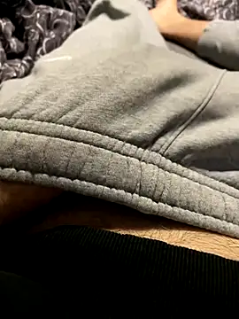 saschboy13 online show from 12-16-25, 04:12