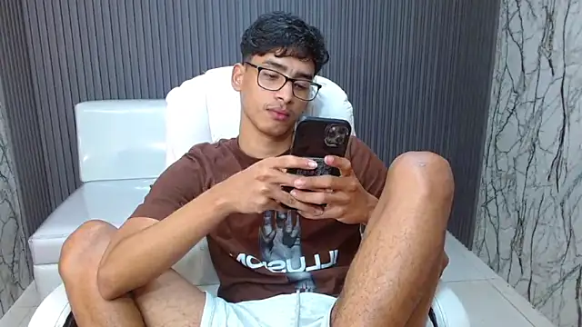 Snapshot of allens_joe chatting on 10-07-25, 01:58 allens joe online show from 10-07-25, 01:58