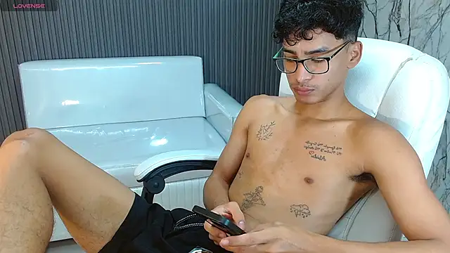 Snapshot of allens_joe chatting on 10-25-25, 10:48 allens joe online show from 10-25-25, 10:48