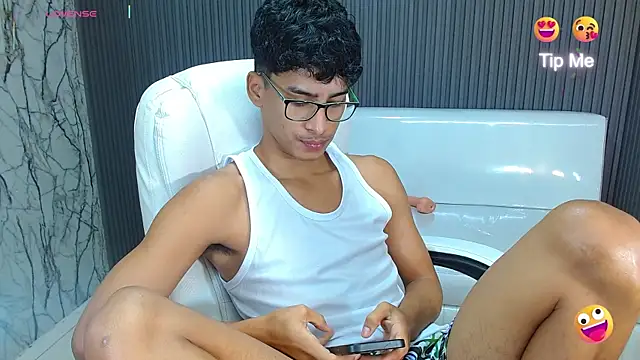 Snapshot of allens_joe chatting on 11-01-25, 02:02 allens joe online show from 11-01-25, 02:02