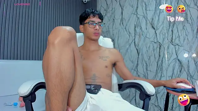 Snapshot of allens_joe chatting on 11-04-25, 02:10 allens joe online show from 11-04-25, 02:10