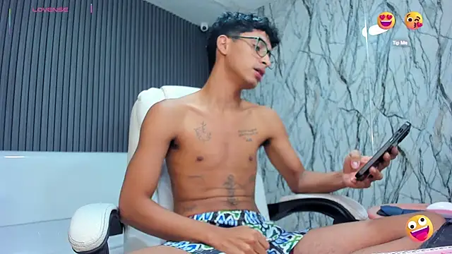 Snapshot of allens_joe chatting on 11-08-25, 03:07 allens joe online show from 11-08-25, 03:07