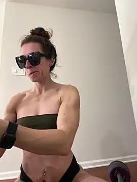 Snapshot of mrs__unknown chatting on 03-24-26, 04:23 mrs unknown online show from 03-24-26, 04:23