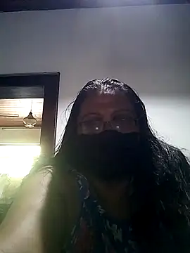 Snapshot of FemMom chatting on 10-06-25, 07:50 FemMom online show from 10-06-25, 07:50