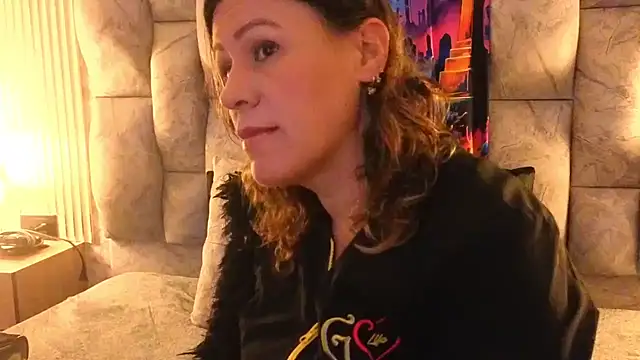 Snapshot of charlotte__G chatting on 10-15-25, 10:59 charlotte G online show from 10-15-25, 10:59