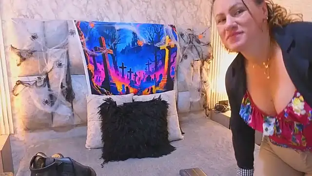 Snapshot of charlotte__G chatting on 10-23-25, 10:58 charlotte G online show from 10-23-25, 10:58