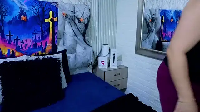 Snapshot of charlotte__G chatting on 10-30-25, 11:44 charlotte G online show from 10-30-25, 11:44