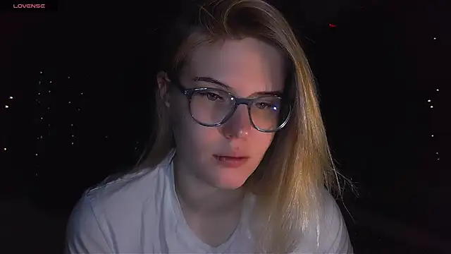 VoluptuousDreams online show from 01-06-25, 03:51