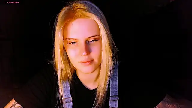 VoluptuousDreams online show from 03-06-25, 04:38