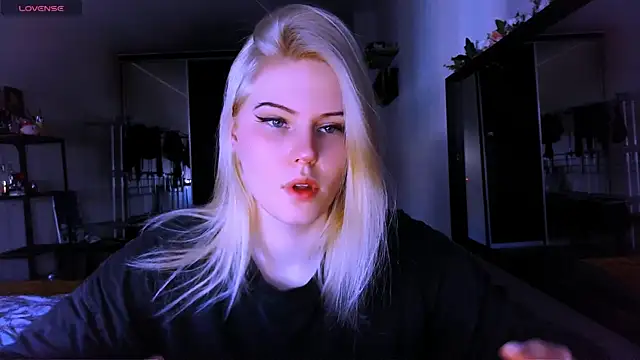 VoluptuousDreams online show from 03-09-25, 01:04