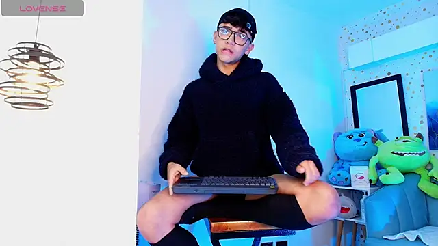 Snapshot of Niico_Cruz chatting on 03-02-25, 04:07 Niico Cruz online show from 03-02-25, 04:07