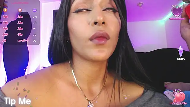 Snapshot of alicee_laurent chatting on 02-06-25, 09:53 alicee laurent online show from 02-06-25, 09:53