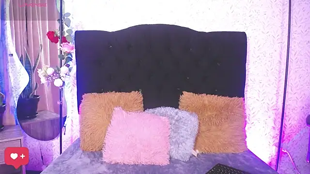 Snapshot of alicee_laurent chatting on 10-15-25, 03:50 alicee laurent online show from 10-15-25, 03:50