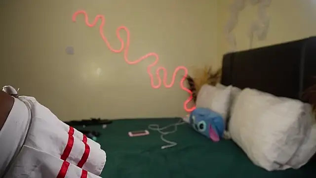 Snapshot of _Watuluv_ chatting on 01-31-25, 08:43 Watuluv online show from 01-31-25, 08:43