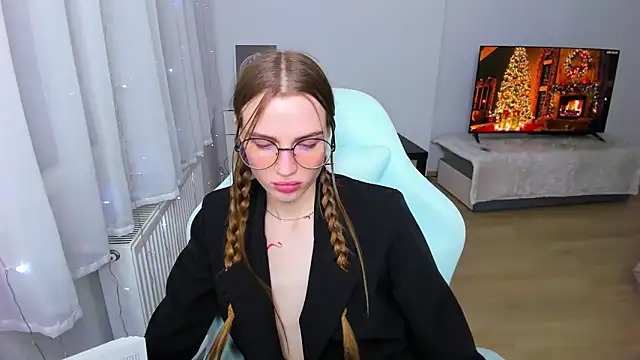 StellaLawless online show from 12-23-24, 11:39