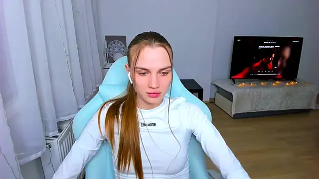 StellaLawless online show from 01-06-25, 09:00