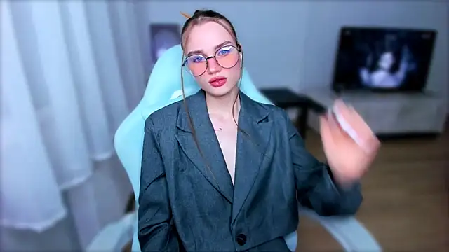 StellaLawless online show from 02-11-25, 08:52