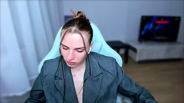 StellaLawless online show from 02-11-25, 11:54