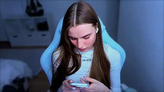 StellaLawless online show from 10-23-25, 02:16