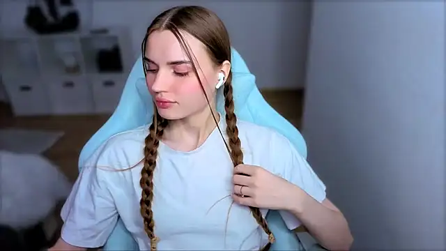 StellaLawless online show from 10-24-25, 03:41