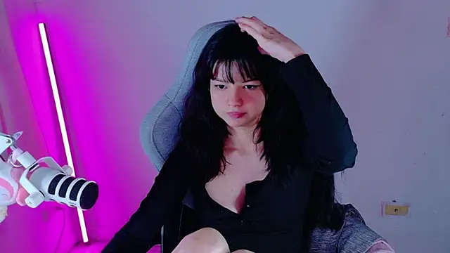 Snapshot of stephybrown chatting on 02-14-26, 12:51 stephybrown online show from 02-14-26, 12:51