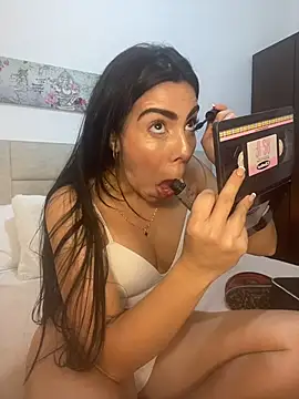 Snapshot of valecruz903 chatting on 10-04-25, 07:45 valecruz903 online show from 10-04-25, 07:45