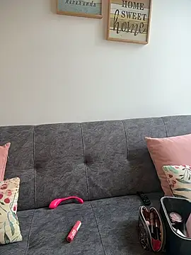 Snapshot of valecruz903 chatting on 10-30-25, 04:30 valecruz903 online show from 10-30-25, 04:30