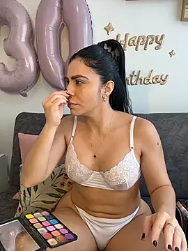 Snapshot of valecruz903 chatting on 11-04-25, 05:12 valecruz903 online show from 11-04-25, 05:12