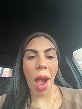 Snapshot of valecruz903 chatting on 12-02-25, 04:57 valecruz903 online show from 12-02-25, 04:57