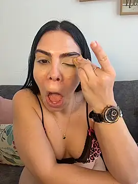 Snapshot of valecruz903 chatting on 01-14-26, 02:44 valecruz903 online show from 01-14-26, 02:44