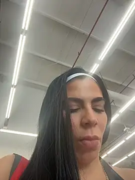 Snapshot of valecruz903 chatting on 02-12-26, 03:40 valecruz903 online show from 02-12-26, 03:40