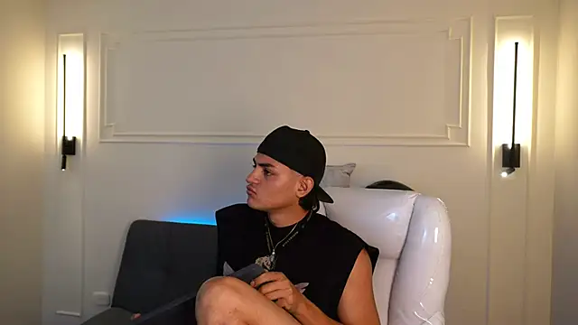 Paradise boy s online show from 01-16-25, 02:41