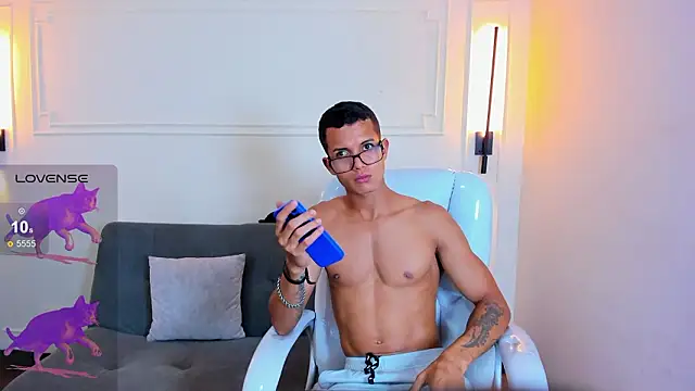 Paradise boy s online show from 02-11-26, 05:40