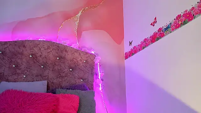 elizabethroman online show from 01-04-25, 03:07