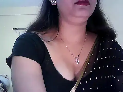 Snapshot of Model-Tanya chatting on 12-21-25, 10:00 Model-Tanya online show from 12-21-25, 10:00