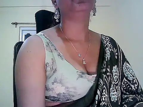 Snapshot of Model-Tanya chatting on 12-22-25, 05:21 Model-Tanya online show from 12-22-25, 05:21