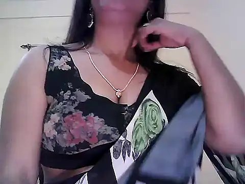 Snapshot of Model-Tanya chatting on 01-17-26, 09:07 Model-Tanya online show from 01-17-26, 09:07