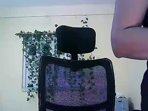 Snapshot of Model-Tanya chatting on 02-01-26, 12:59 Model-Tanya online show from 02-01-26, 12:59