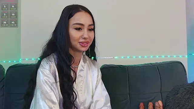 Snapshot of OnlyXandra chatting on 12-13-24, 09:02 OnlyXandra online show from 12-13-24, 09:02