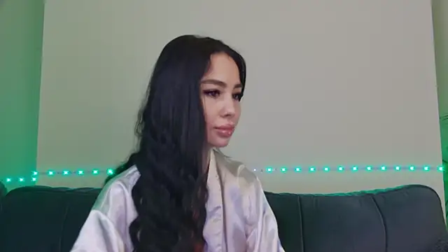 Snapshot of OnlyXandra chatting on 03-14-25, 07:15 OnlyXandra online show from 03-14-25, 07:15