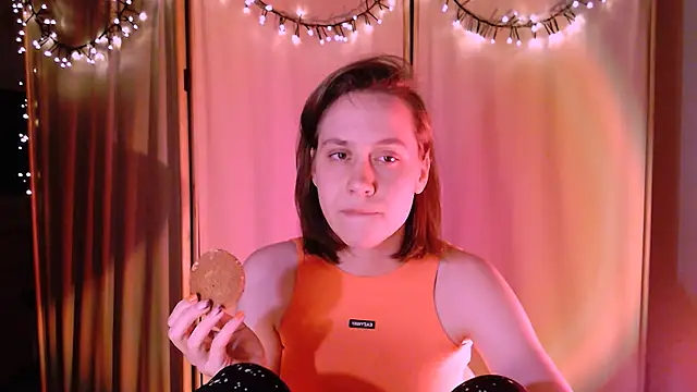 Snapshot of Malinax chatting on 12-15-24, 11:09 Malinax online show from 12-15-24, 11:09