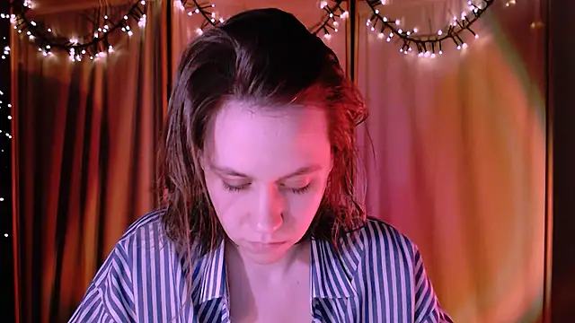 Snapshot of Malinax chatting on 01-10-25, 10:57 Malinax online show from 01-10-25, 10:57