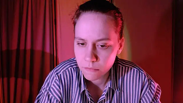 Snapshot of Malinax chatting on 01-14-25, 11:37 Malinax online show from 01-14-25, 11:37